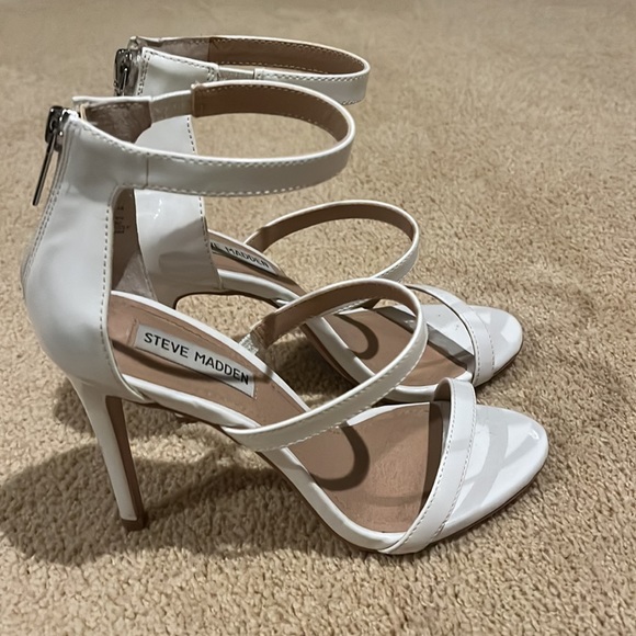 White patent heels - Picture 4 of 5